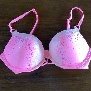 Victoria’s Secret Bombshell bra